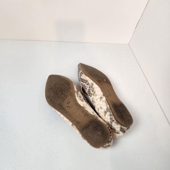 Steve Madden Feather Snakeskin Pointy Toe Loafers Flats Shoes Size 5.5 Office - Picture 6 of 7